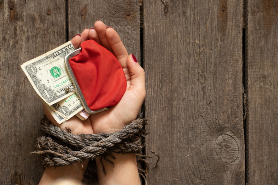 Violencia económica y cómo denunciarla ante el tribunal de familia