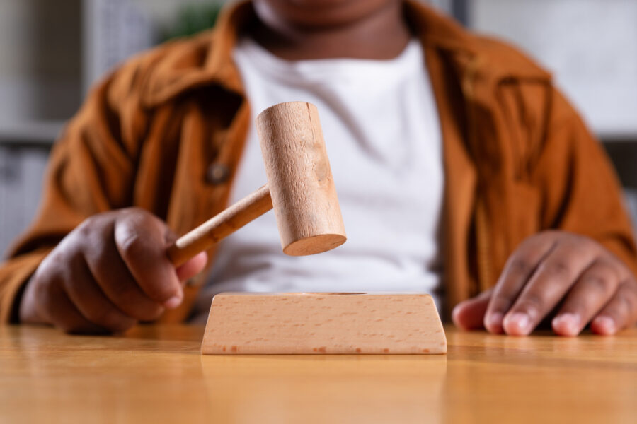 A qué edad un menor puede opinar en juicios de familia en Chile