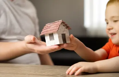 Cómo solicitar autorización para vender propiedad de un menor