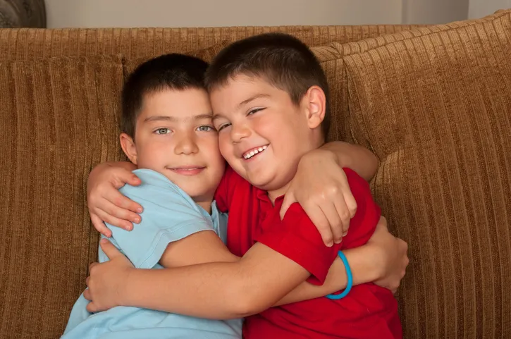 Derecho del menor a tener relación con hermanos en otro hogar