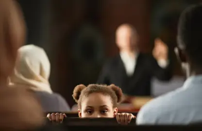 Cómo discusiones judiciales prolongadas afectan al menor